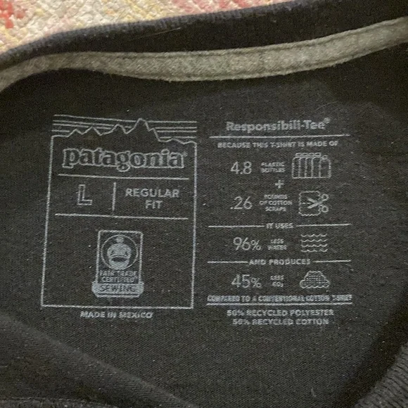 Patagonia T-Shirt - Picture 3 of 3